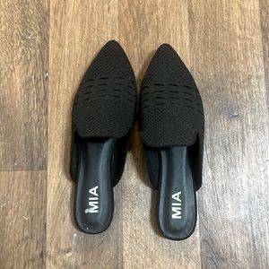 Size 7 MIA Tina knit mule